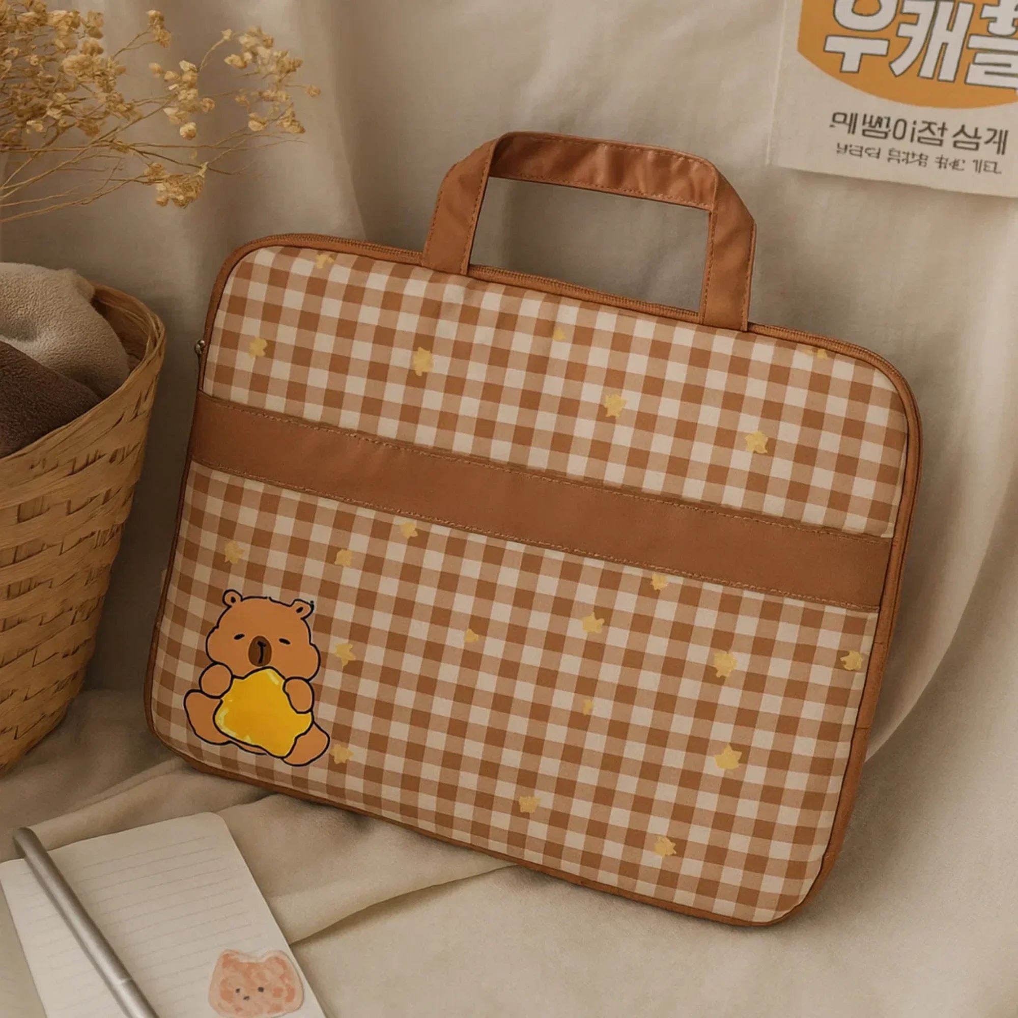 Star capybara laptop bag