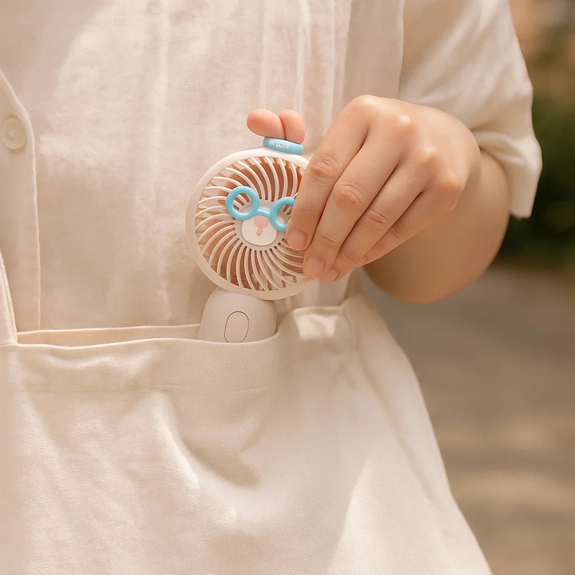 Goggle Cat Portable Fan Pink