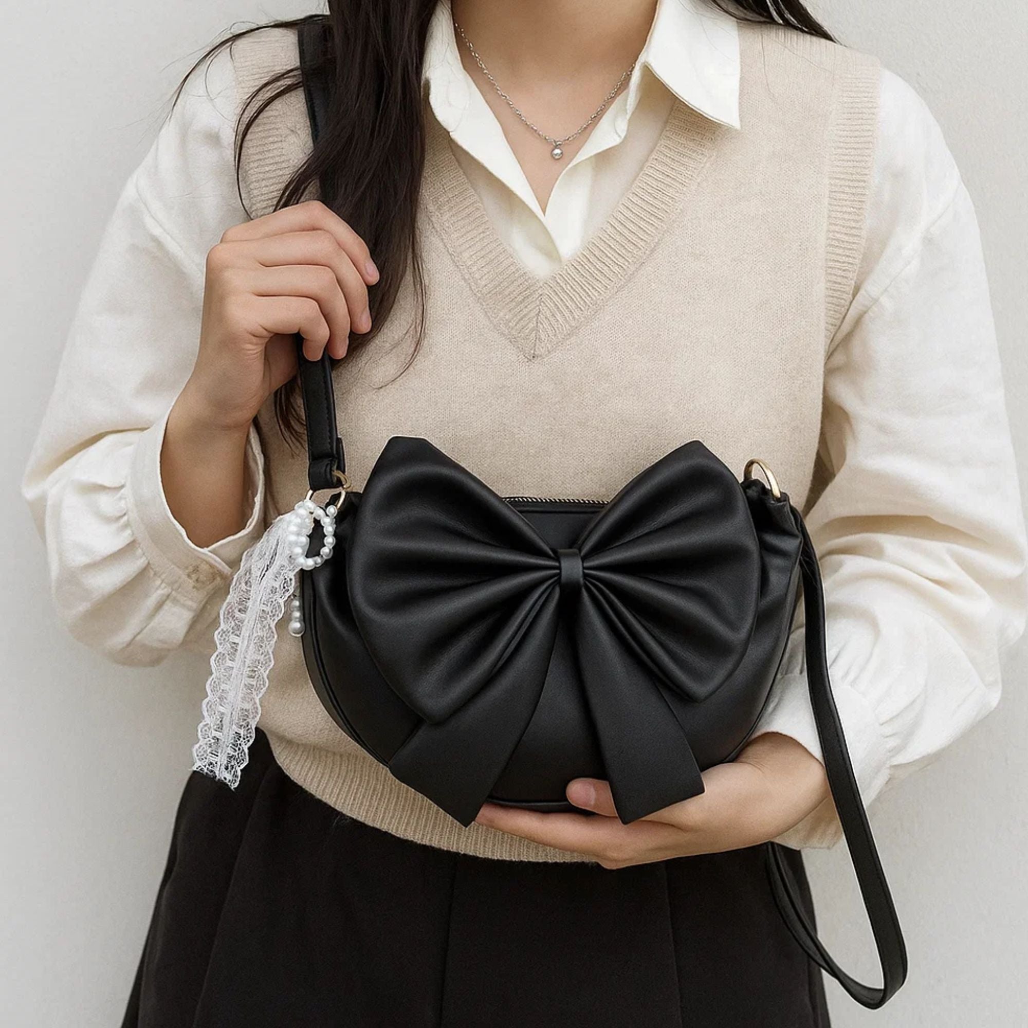 Round Bow Sling Bag - Black