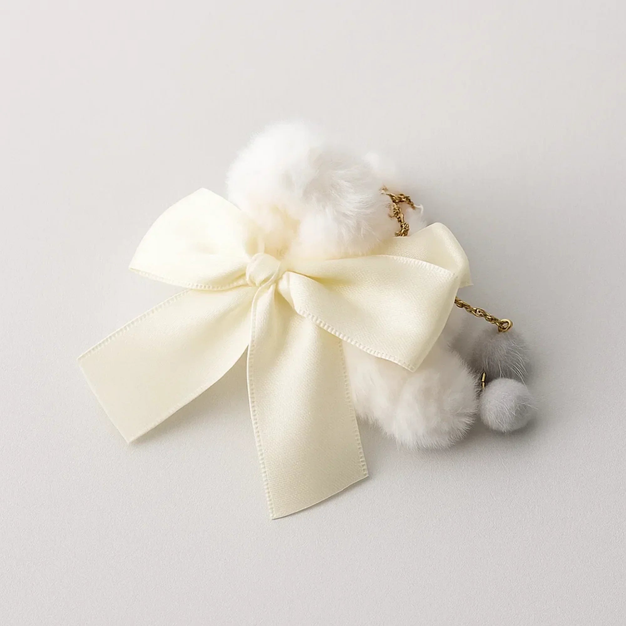 Fur Clawclips with Tassels White