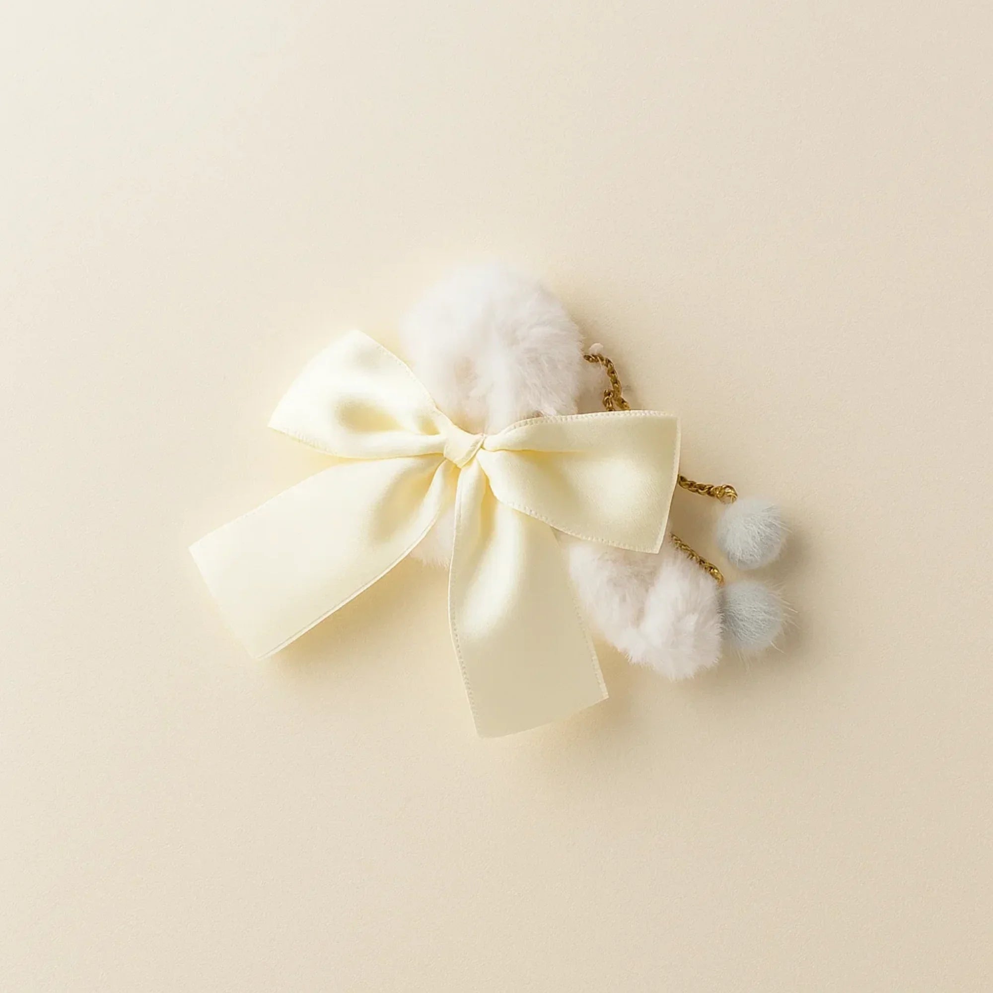 Fur Clawclips with Tassels White