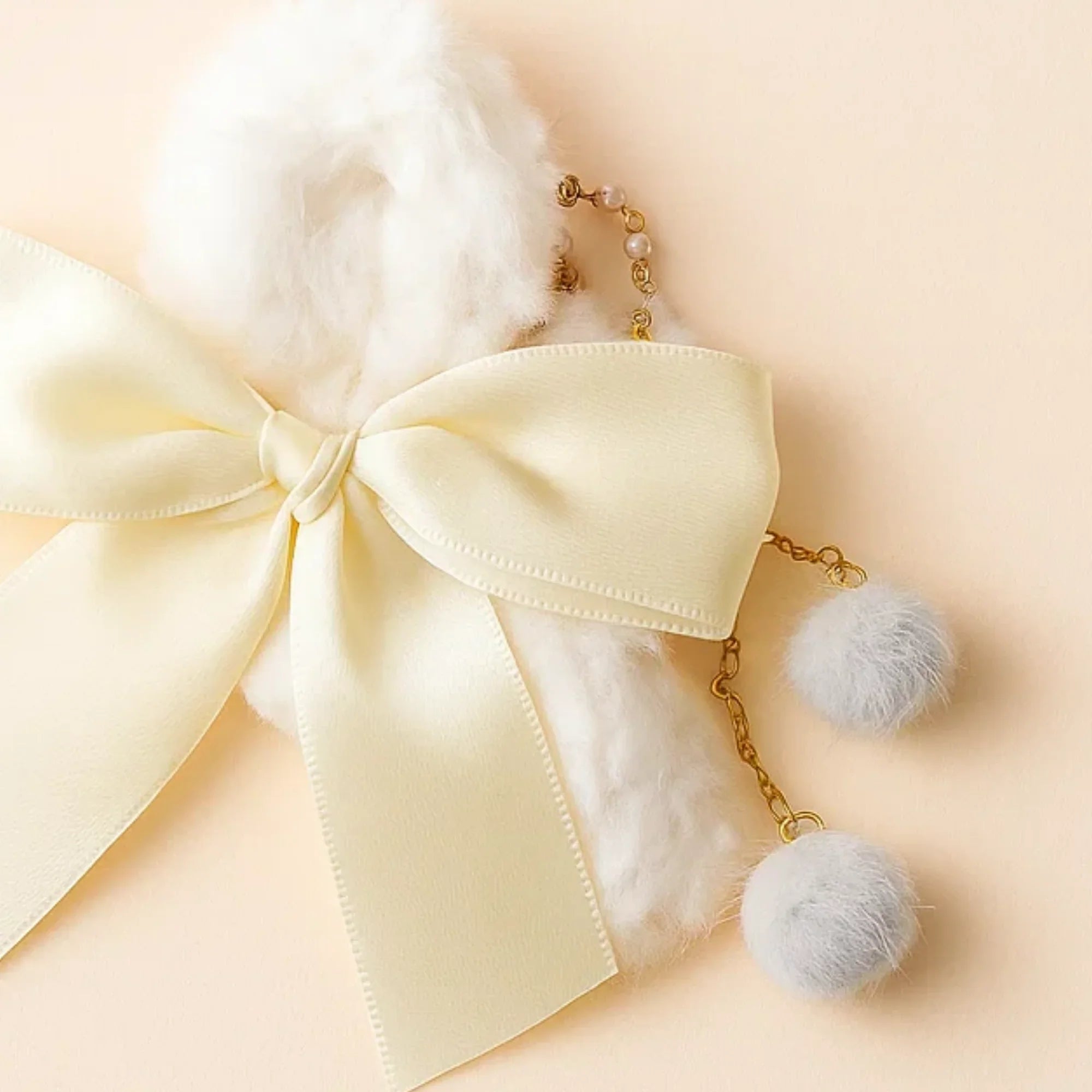 Fur Clawclips with Tassels White