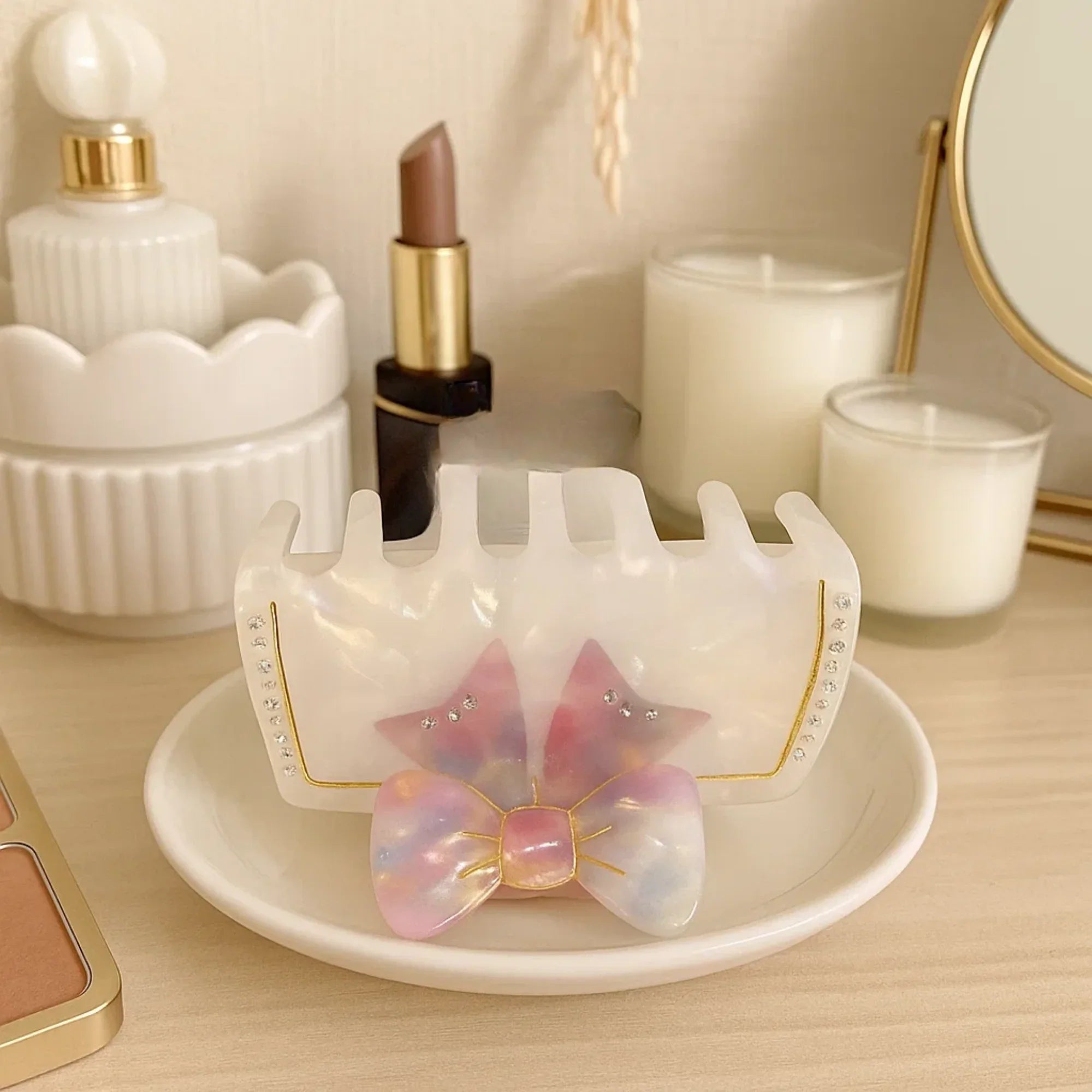 White Marble Effect Claw Clip with Pink Bow