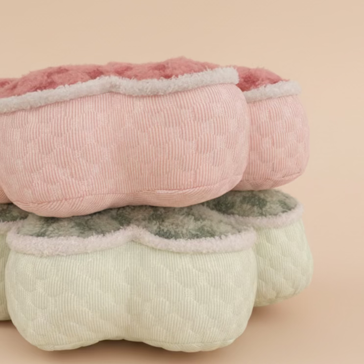 Clover Dream Pillow Green