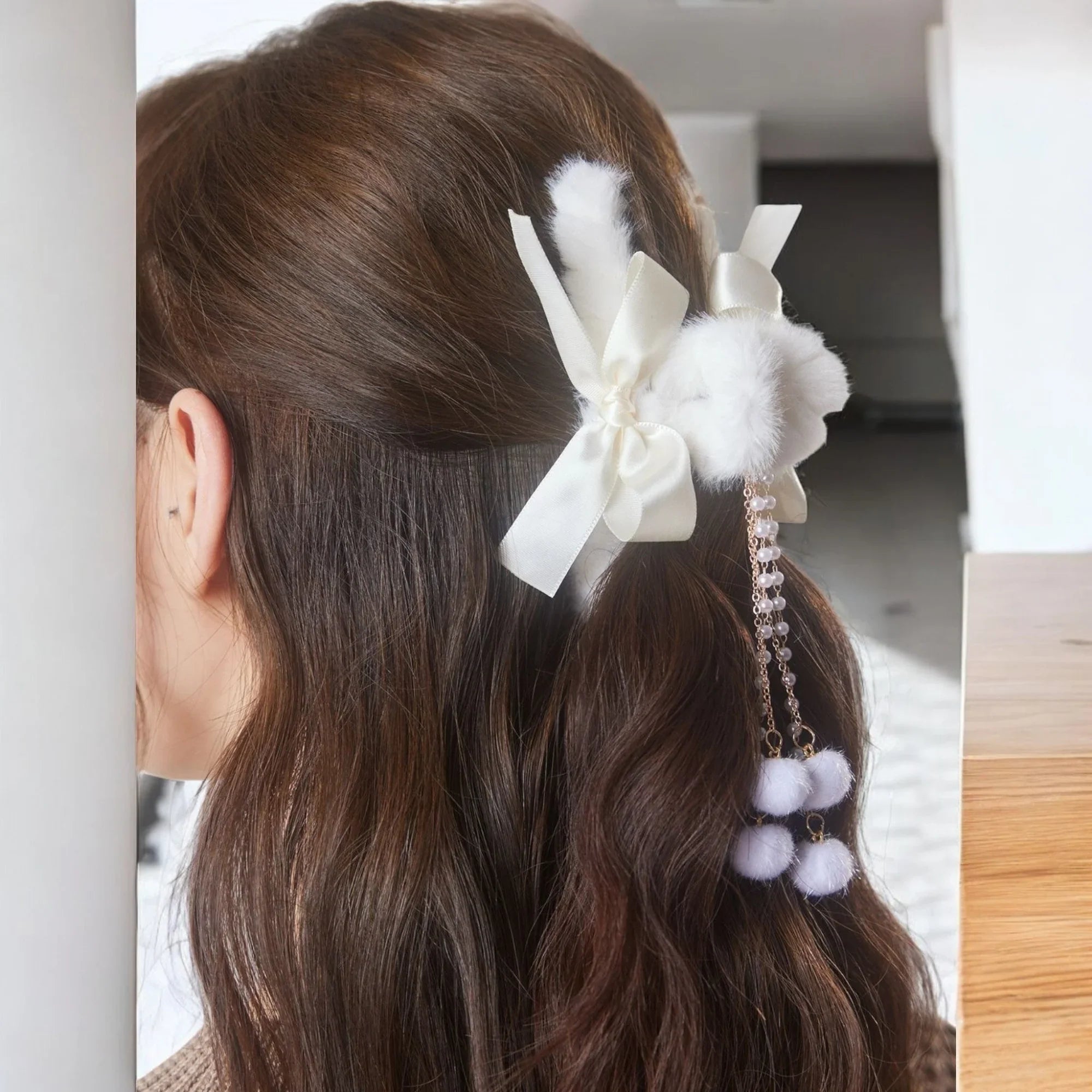 Fur Clawclips with Tassels White