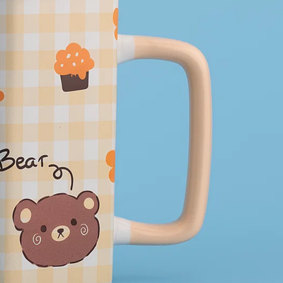 Checkered Ceramic Mug with Spoon Brown