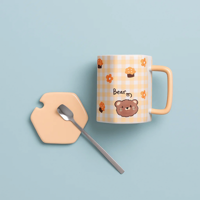 Checkered Ceramic Mug with Spoon Brown