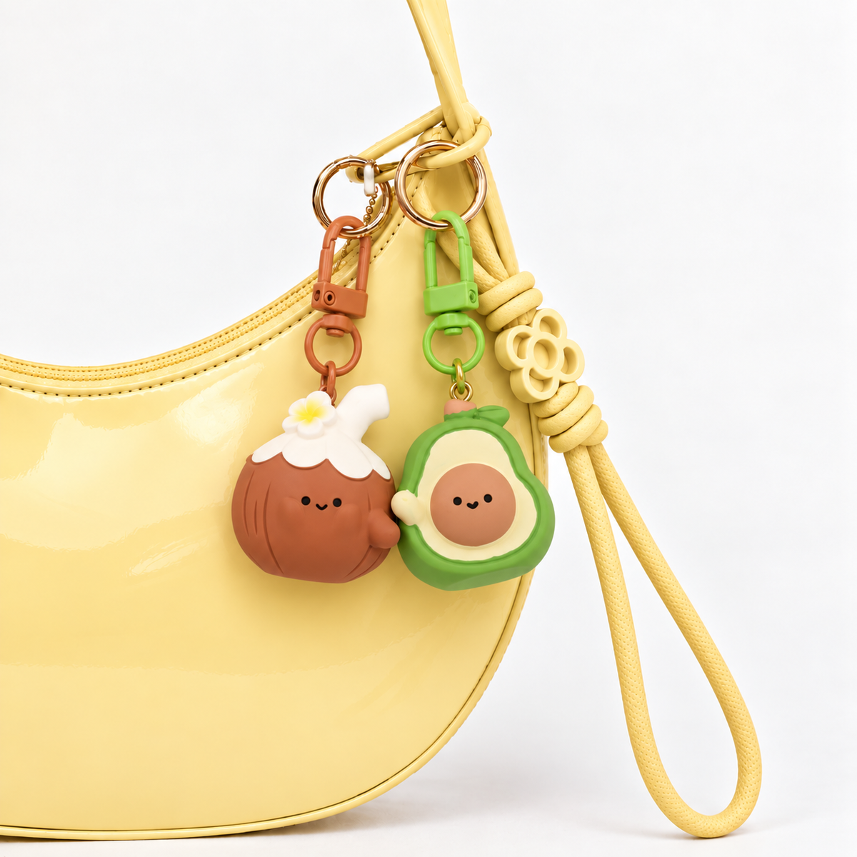 Coco Cuddle Bee Resin Keying
