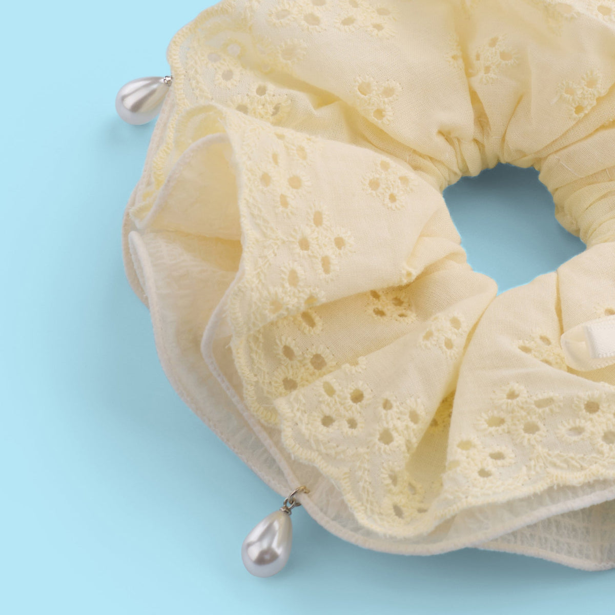 Vanilla Lace Scrunchie